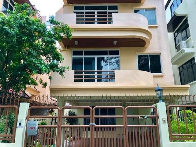 บ้านให้เช่า บ้านเดี่ยว 4 ชั้น ย่านพร้อมพงษ์ สุขุมวิทซอย31 fully furnished ใกล้BTSพร้อมพงษ์  ใกล้The Emquartier