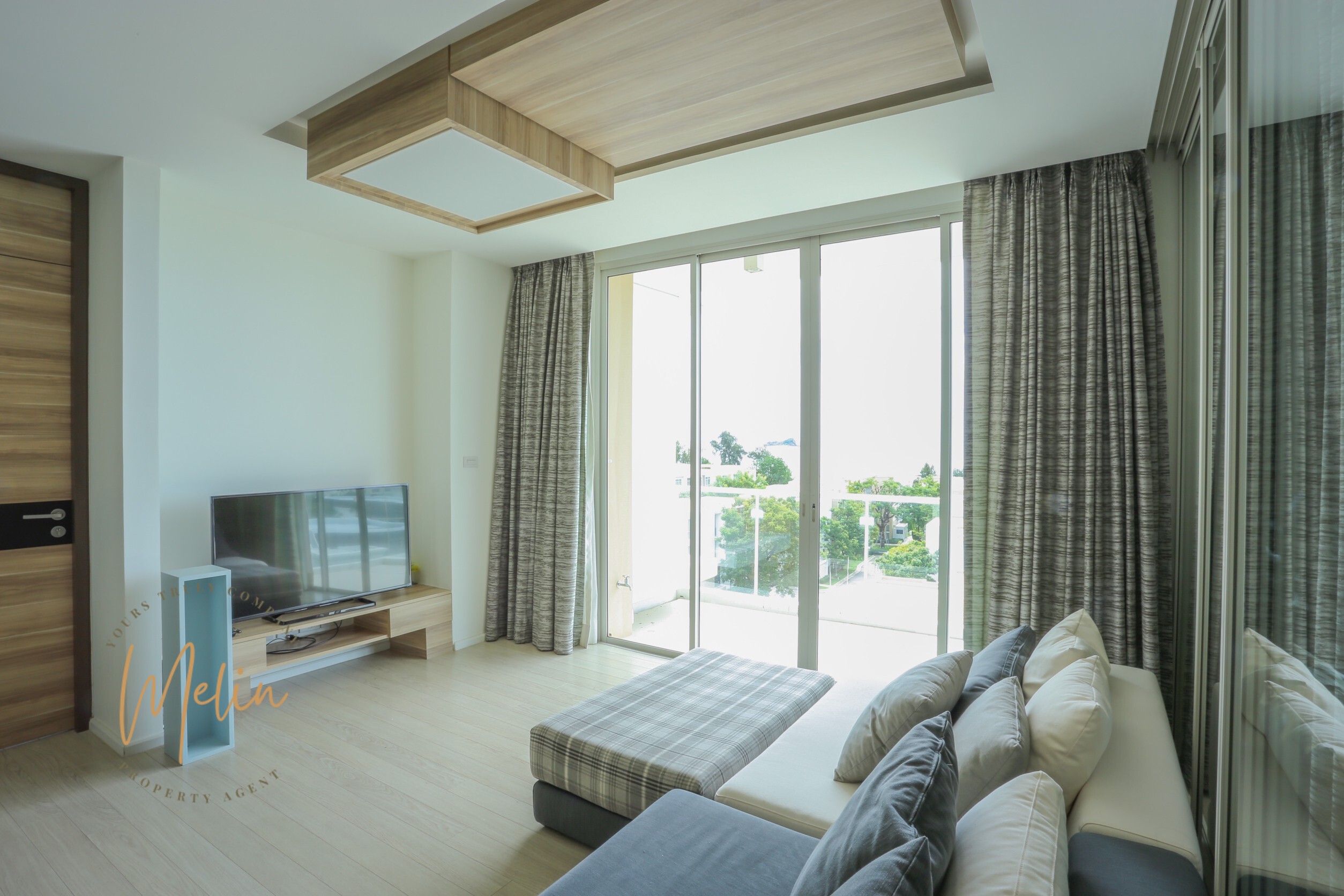 คอนโดหัวหิน 2 ห้องนอน ติดทะเล Living room, ห้องนอน Direct Sea View